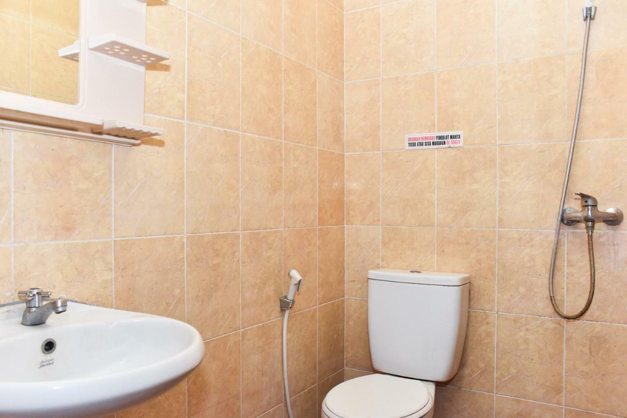 Reddoorz Near Lenmarc Mall Surabaya Pradahkalikendal Eksteriør billede