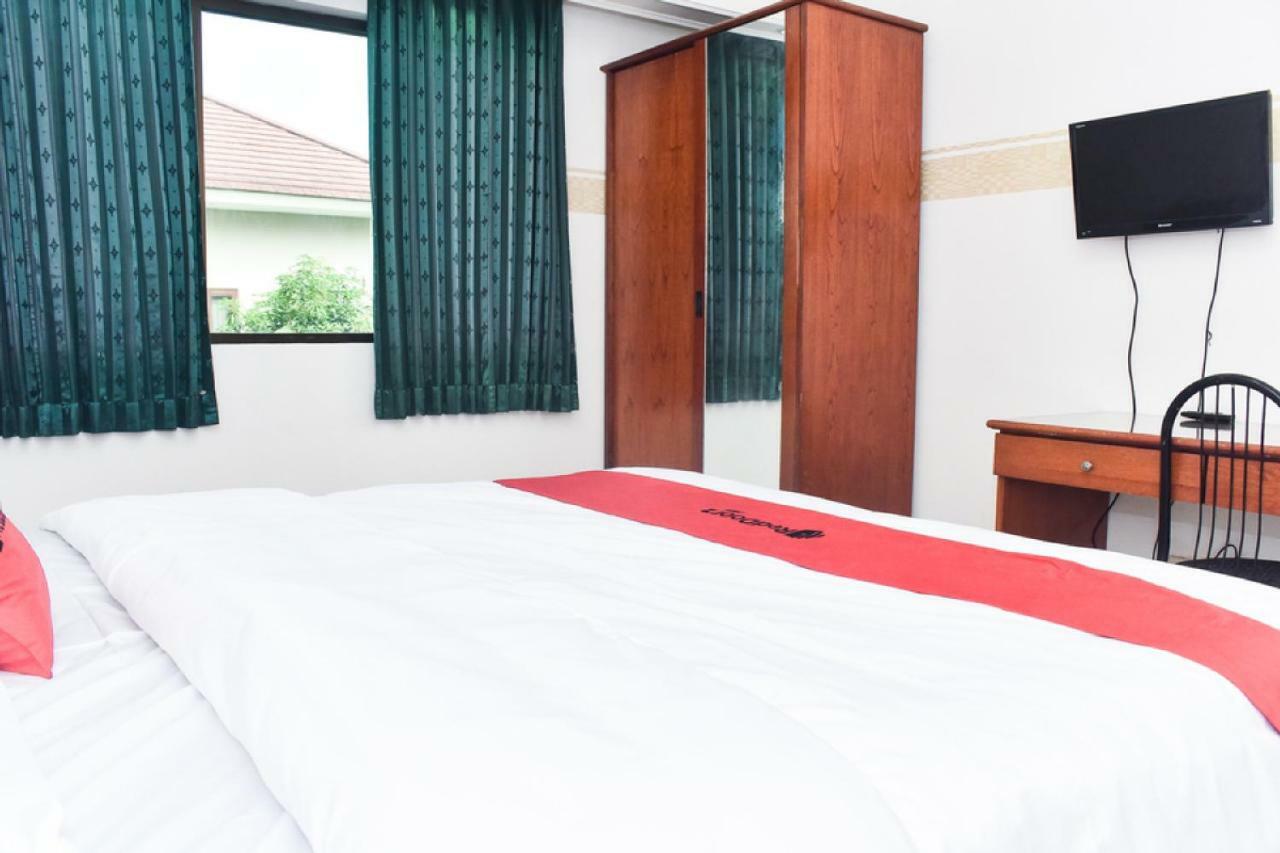 Reddoorz Near Lenmarc Mall Surabaya Pradahkalikendal Eksteriør billede