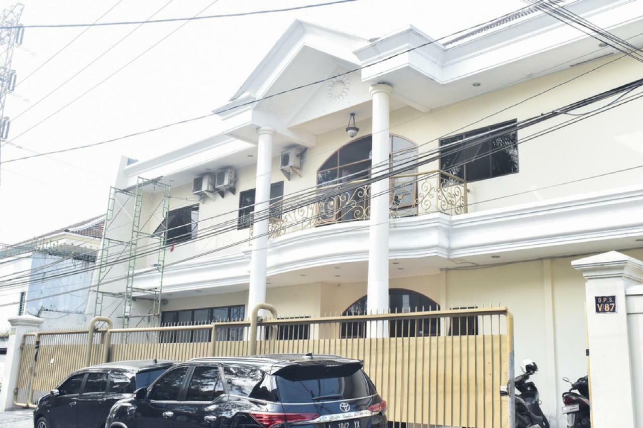 Reddoorz Near Lenmarc Mall Surabaya Pradahkalikendal Eksteriør billede